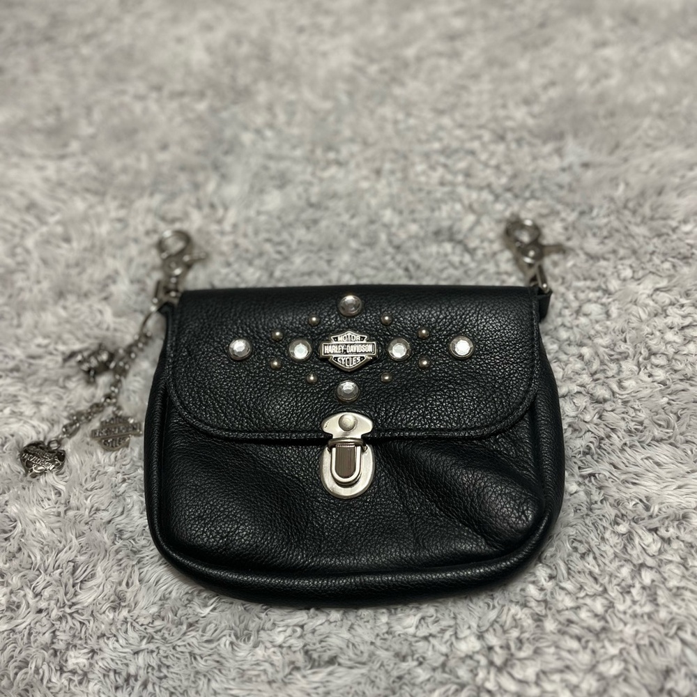 Harley Davidson belt clip bag with keychain in black with jewels.